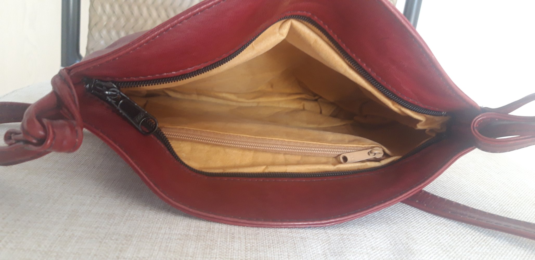 Weinrote Vintage Tasche aus Leder 