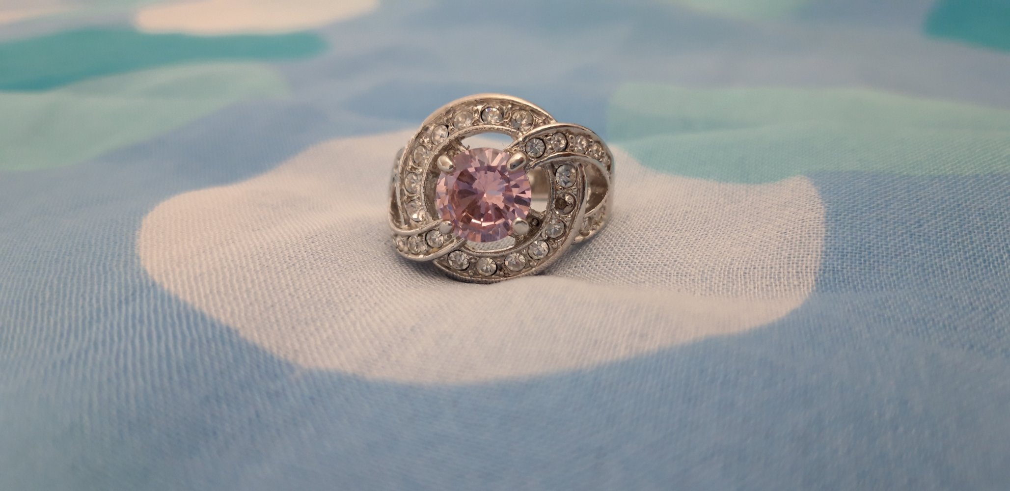 modischer silberner rosa Ring y2k