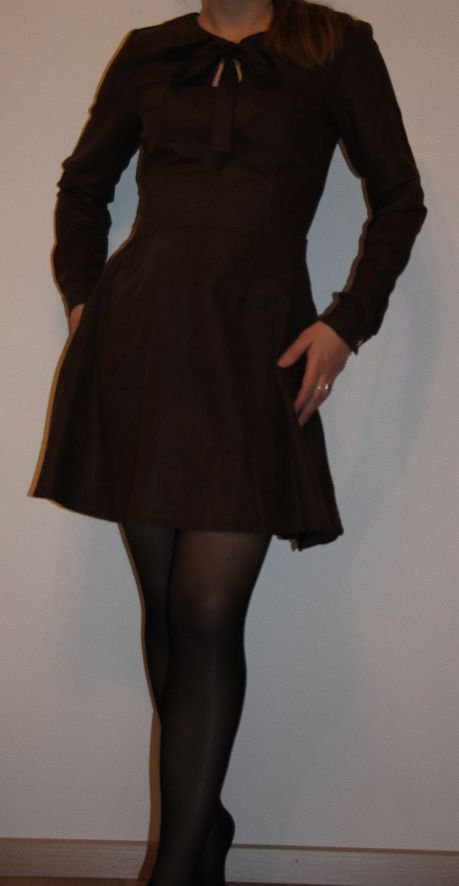 Braun Kleid