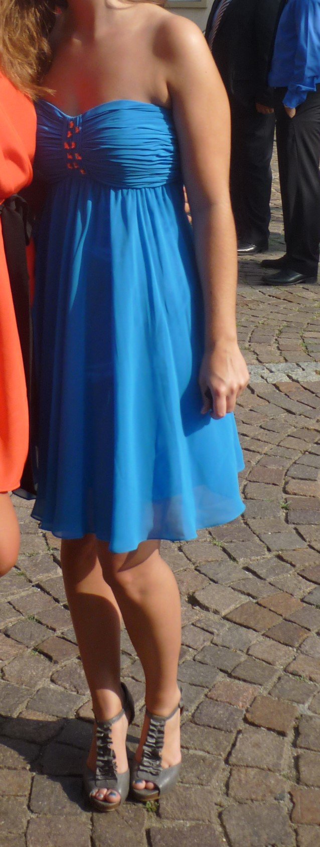 blaues Cocktailkleid