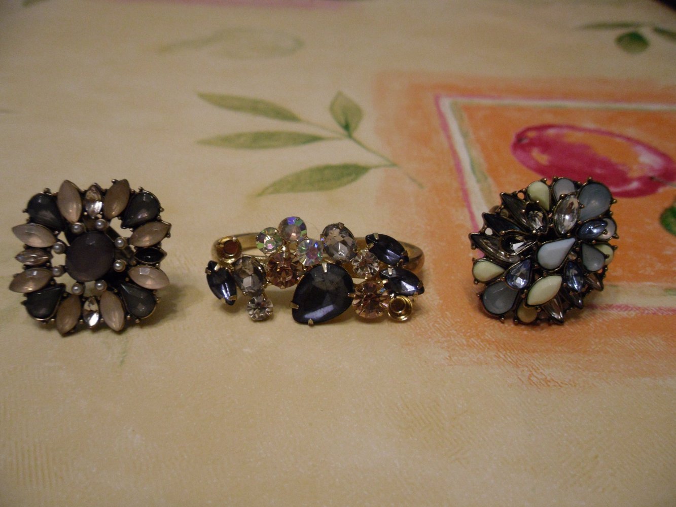 3 Ringe mit Strassteinen