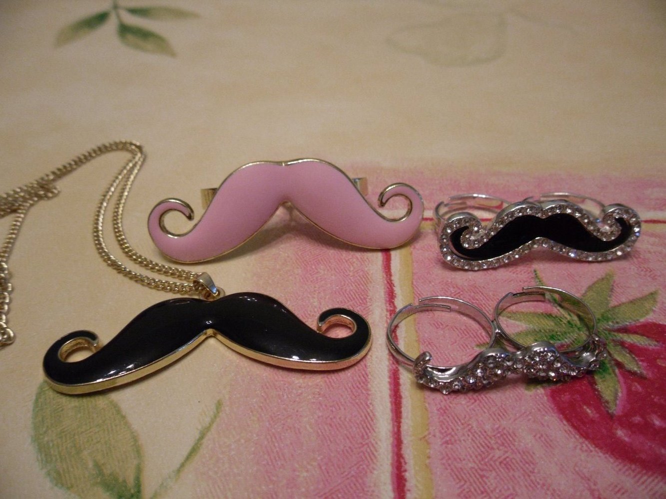 Kette, Doppelringe Schnurrbart, Mustage