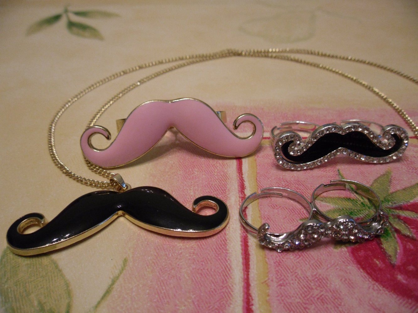 Kette, Doppelringe Schnurrbart, Mustage