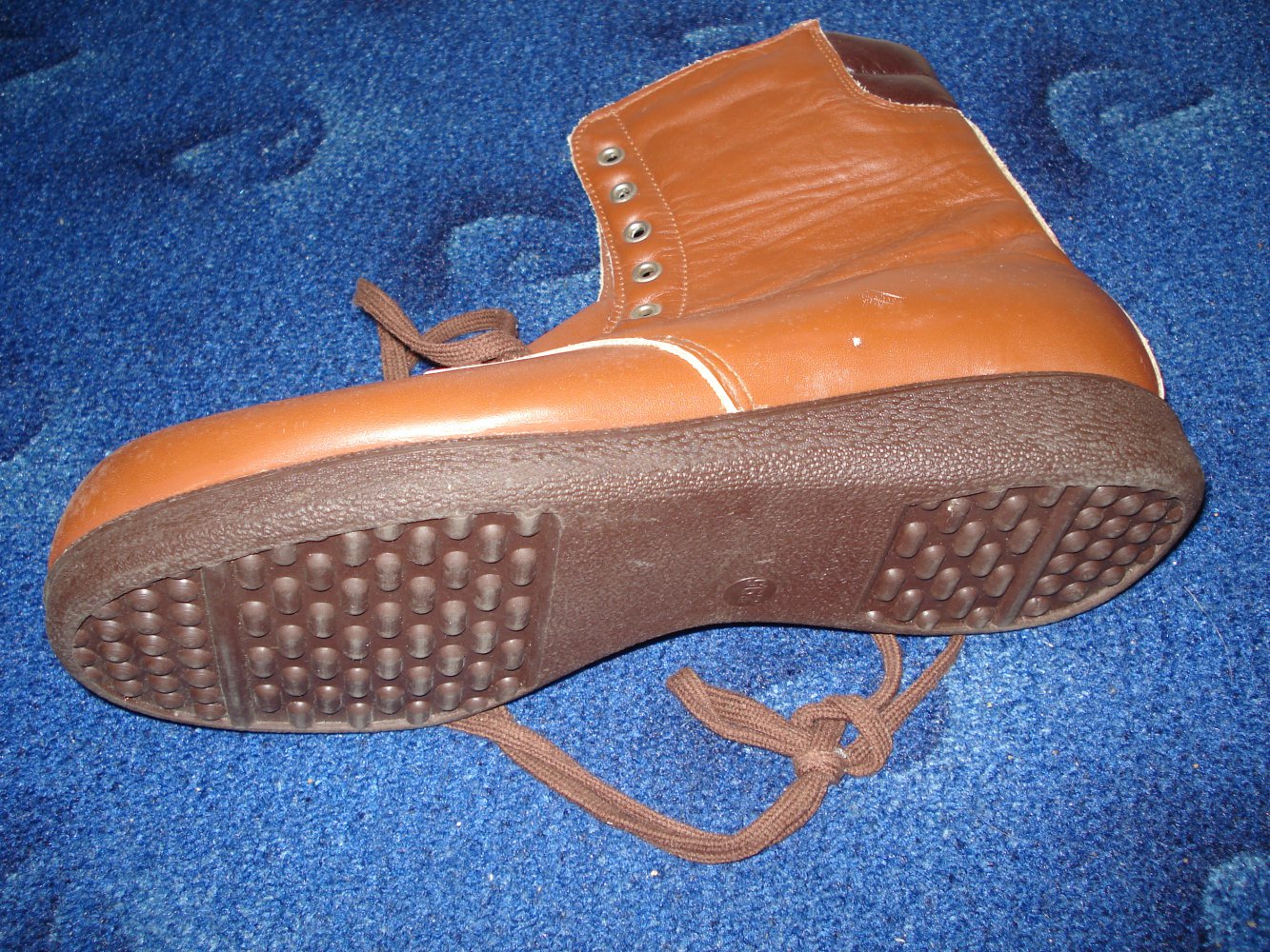 braune gefütterte Leder-Stiefel