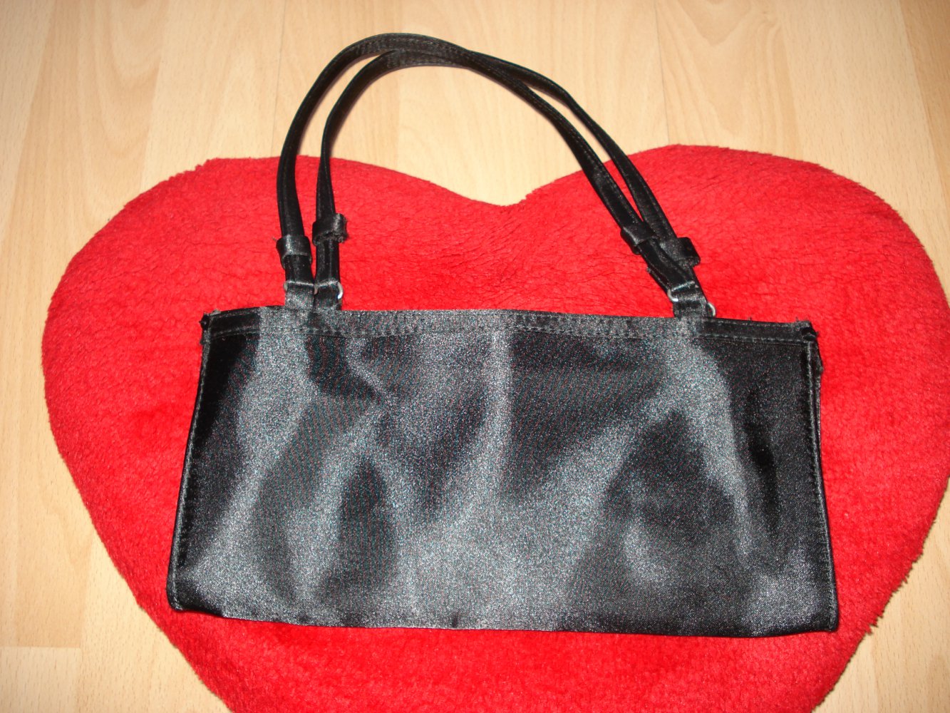 schwarze Mini-Handtasche