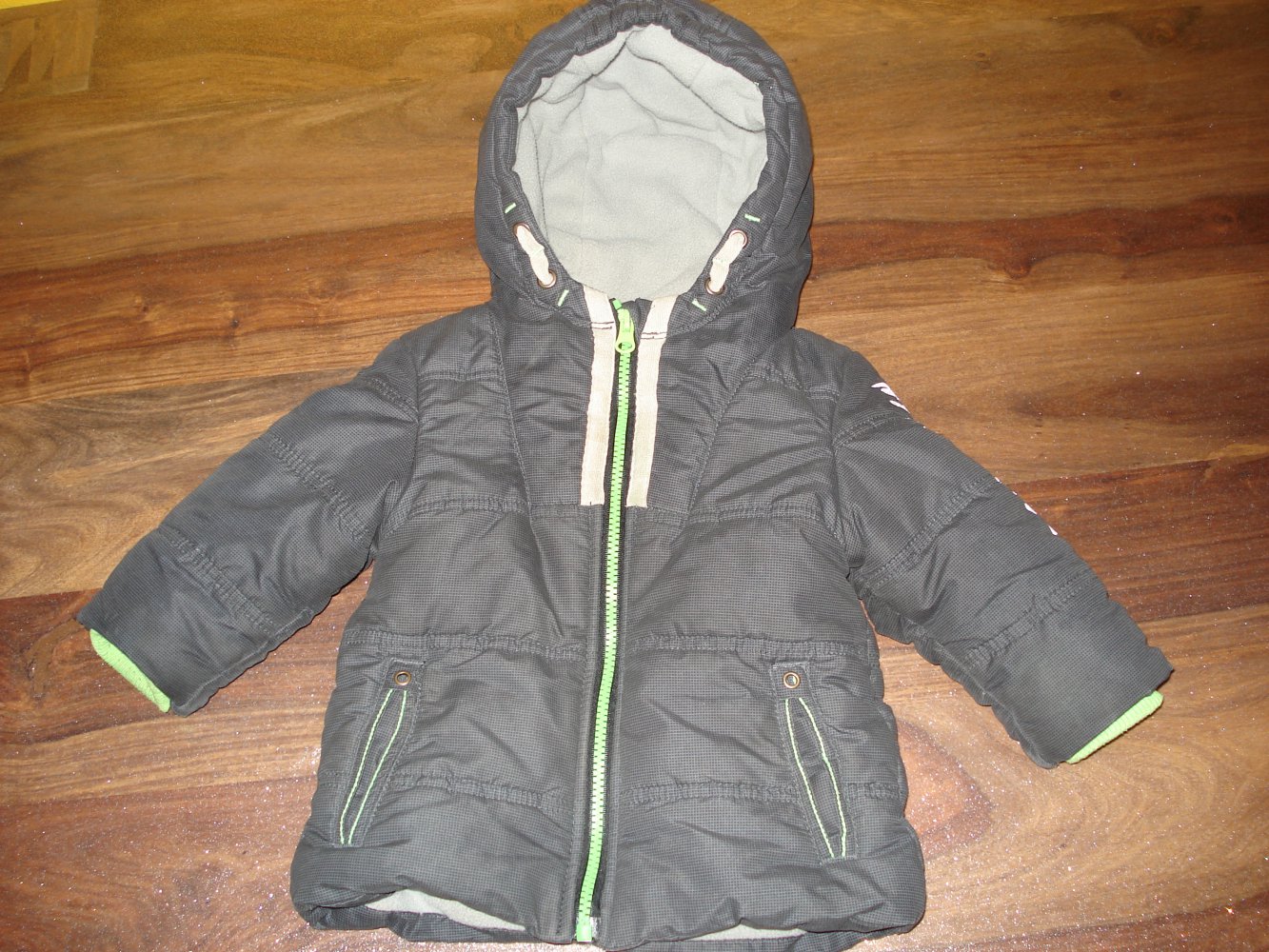 warme gefütterte Winterjacke