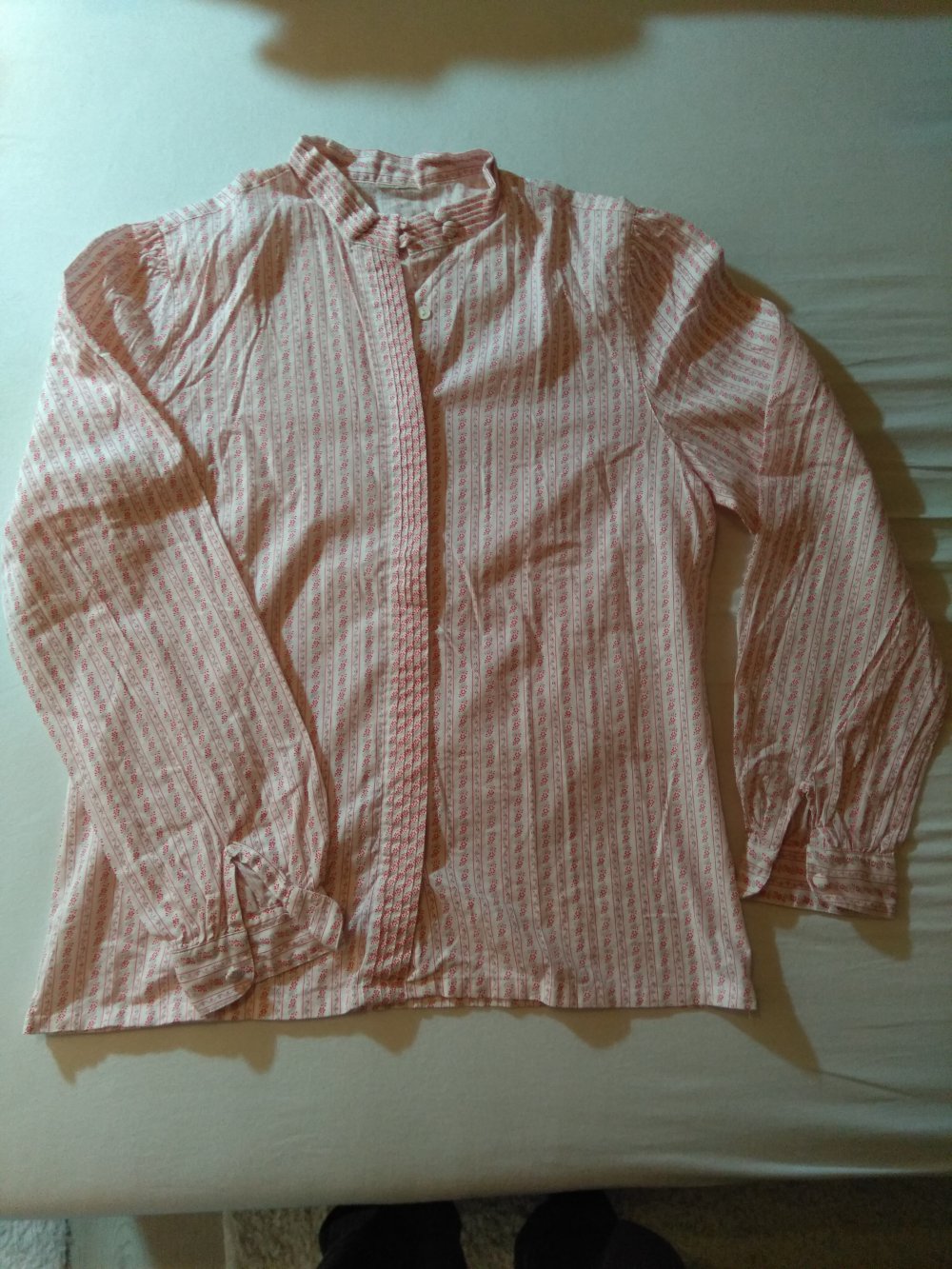 Weiß rote Trachten Bluse