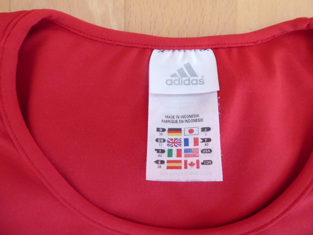 Rotes Sporttop von Adidas