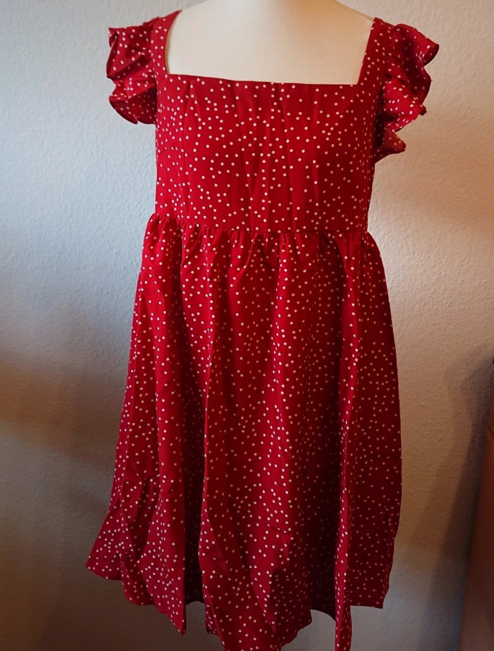 Rotes Kleid mit weißen Punkten Umstandskleid