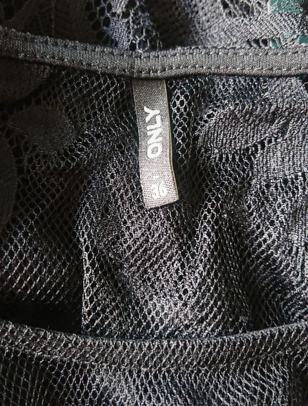 Schwarzes durchsichtiges Spitzenoberteil