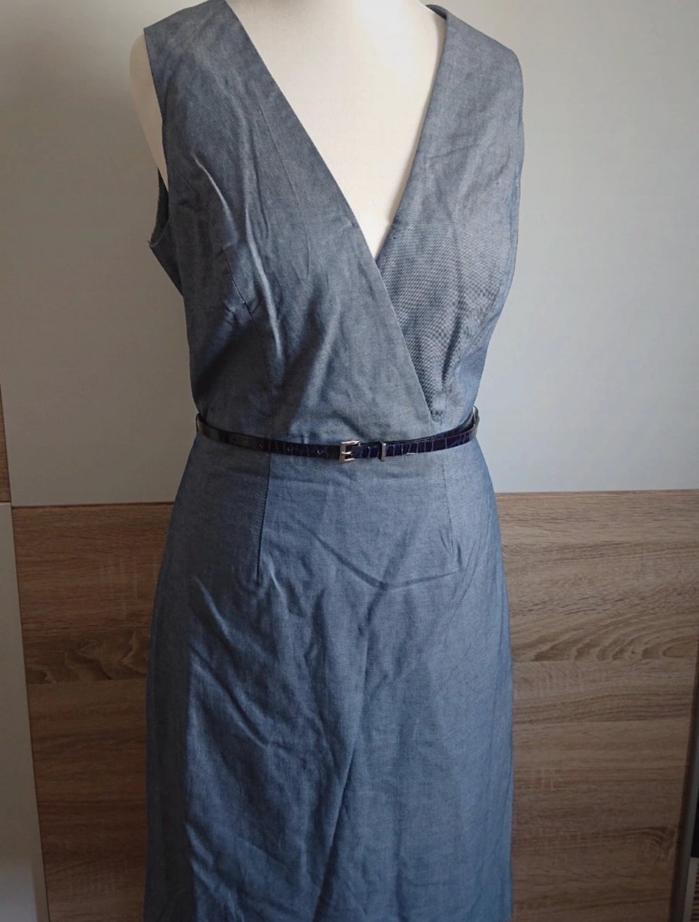 Hellblaues Jeansfarbenes Business Kleid mit Gürtel