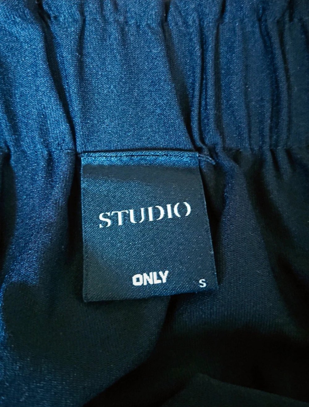 Schwarzer Rock mit Glitzer