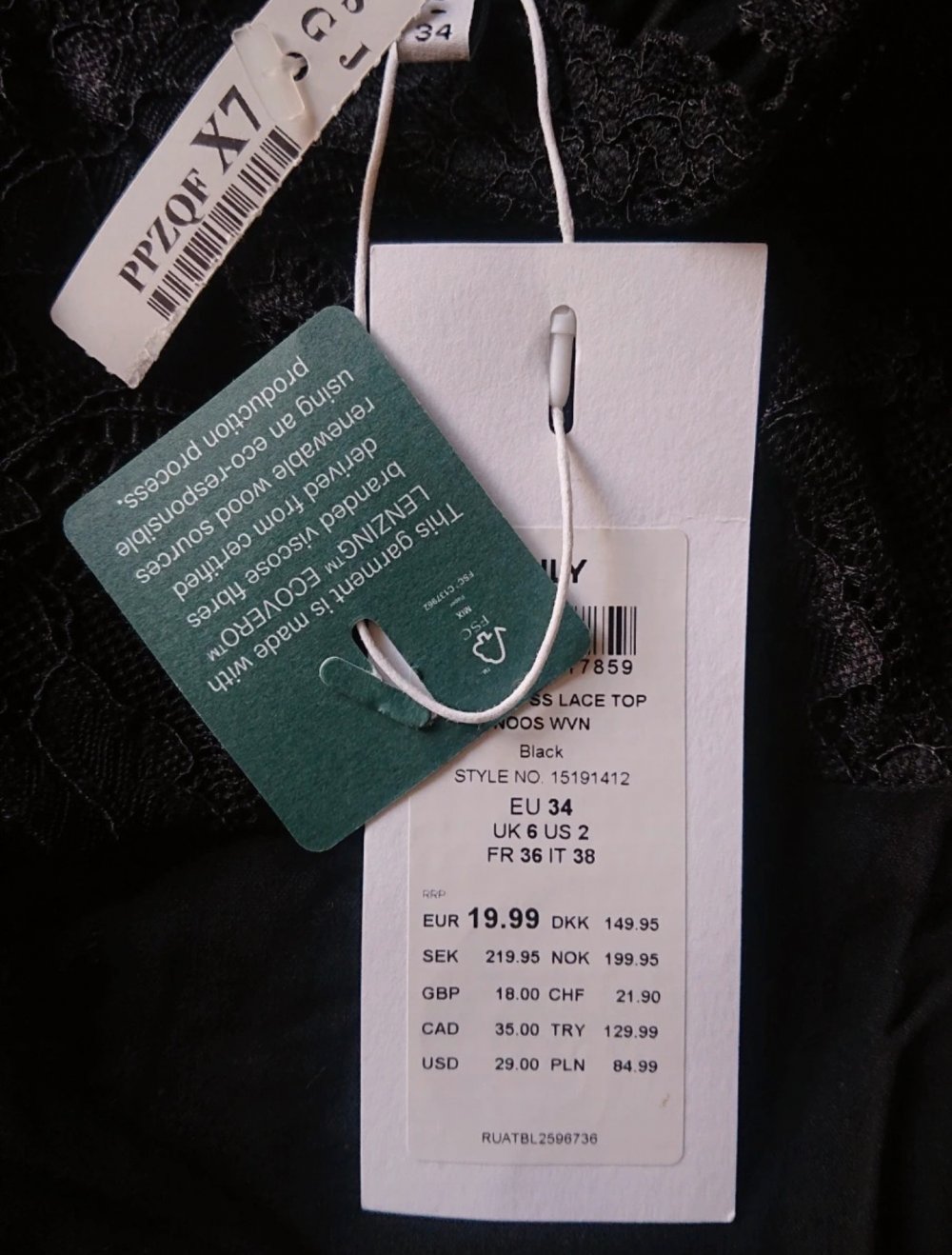 Schwarzes Shirt mit Spitze