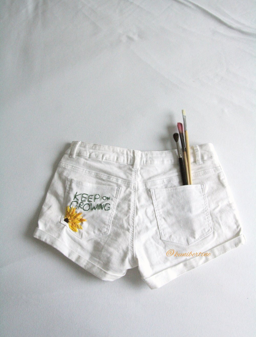 Jeans Hotpants mit Flower Embroidery