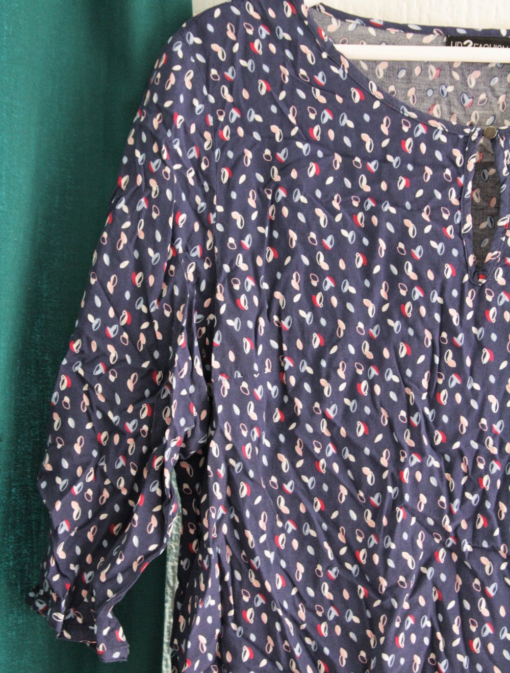 Viskose Bluse mit Schlüssllochausschnitt