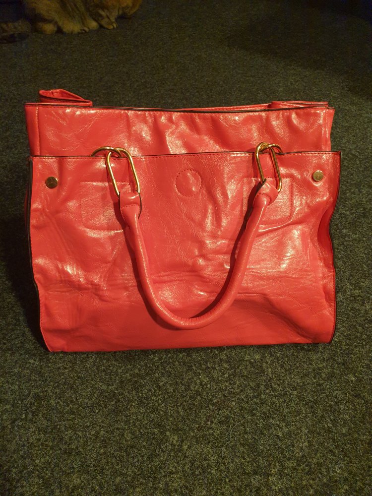 Korallfarbene Tasche 