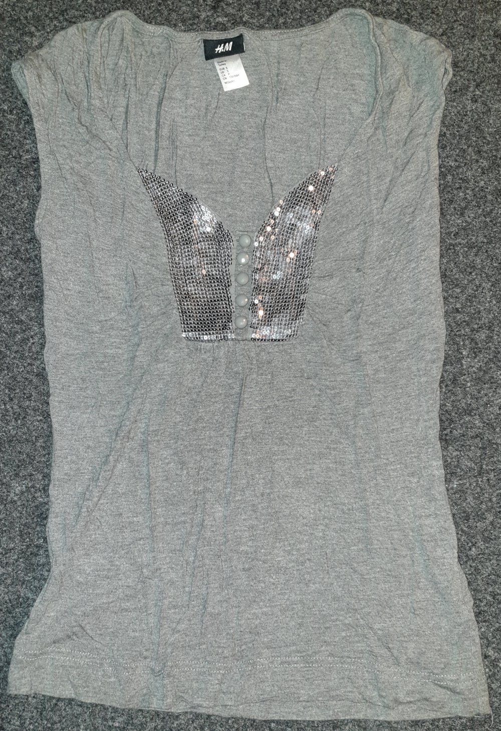 Graues T-Shirt mit Pailletten 