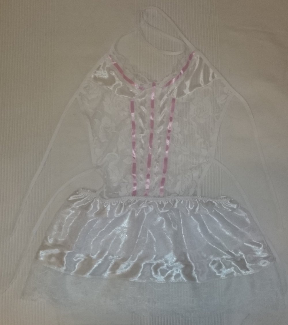 Neckholder Babydoll Spitze Dessouskleid in weiß rosa mit String Gr 36 S