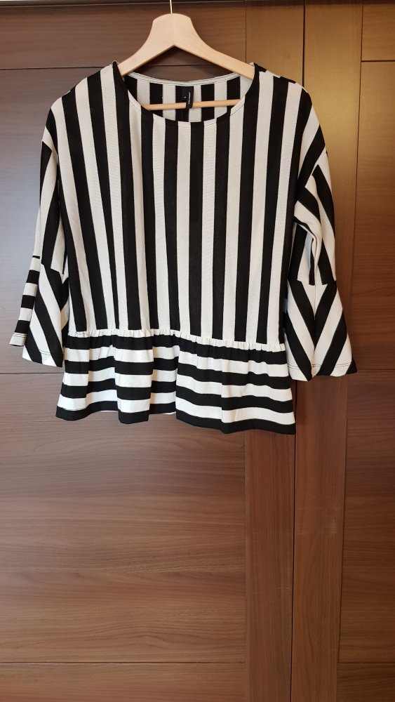 Gestreiftes Oberteil
