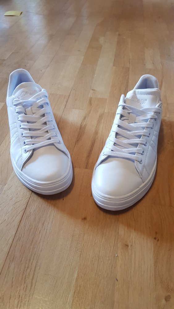Weiße Sneaker