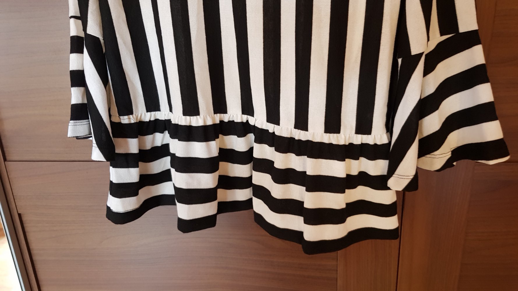 Gestreiftes Oberteil