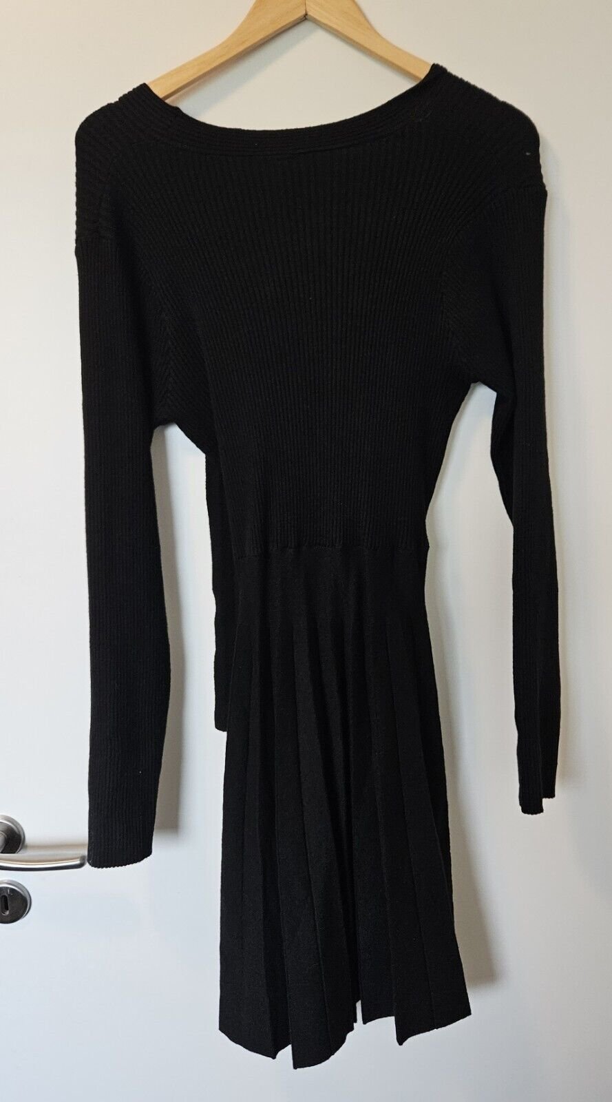 Figurbetonendes Damen Strickkleid Gr. L schwarz