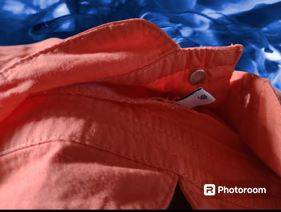 Korallenfarbene 3/4 Hose neu