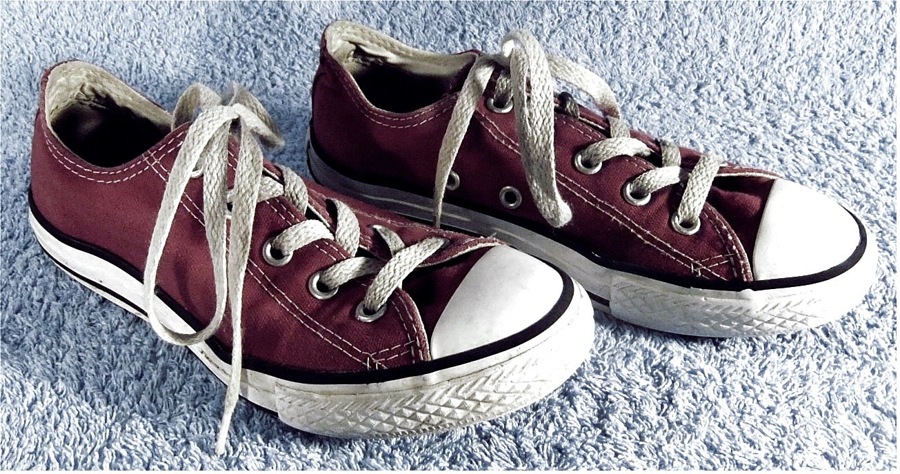 Freizeit Turnschuhe / Sneakers - Converse Chucks All Star - Größe 32 - weinrot - halb hoch