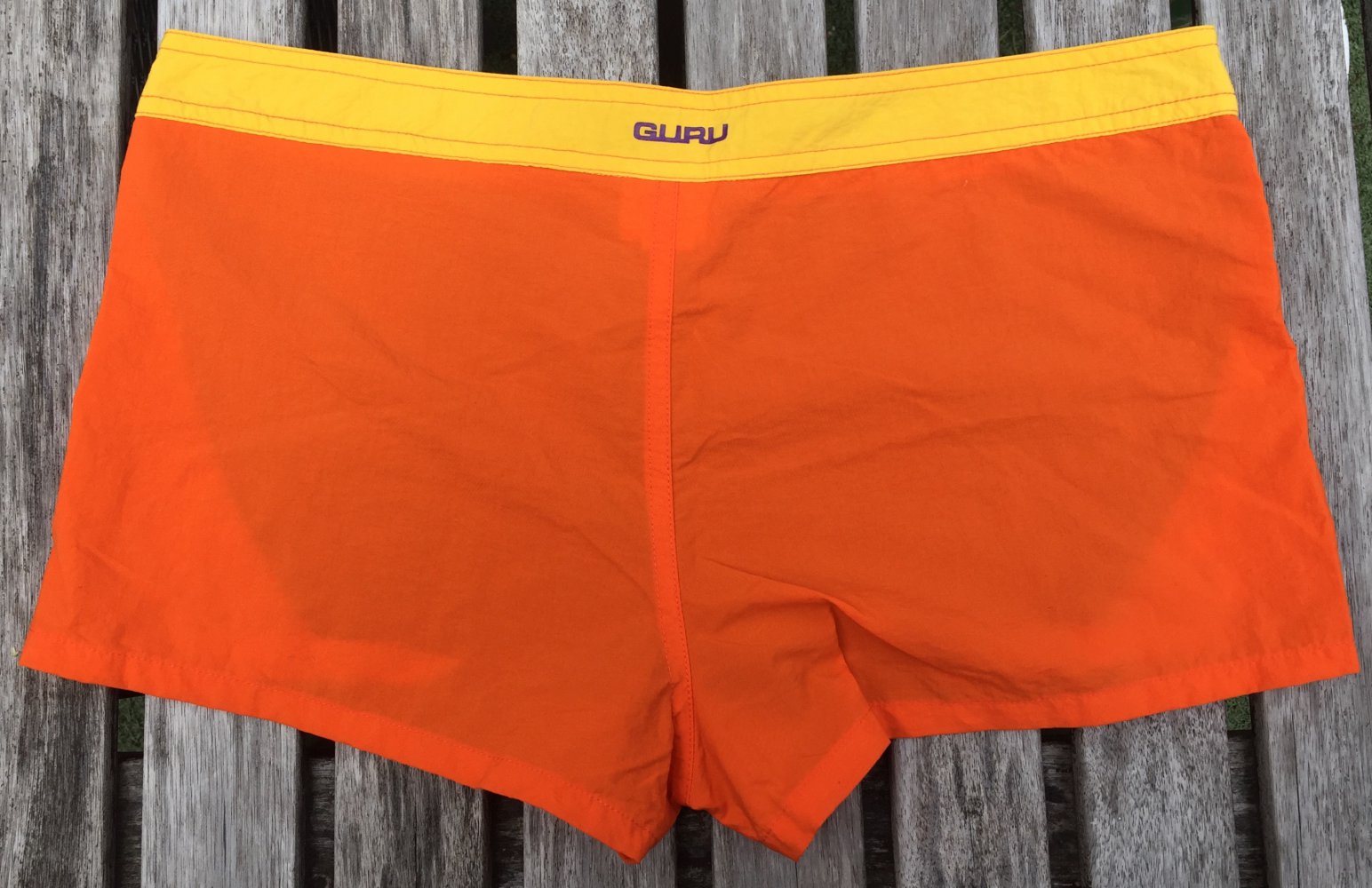 GURU Shorts HOTPANTS Badeshorts Gr. L