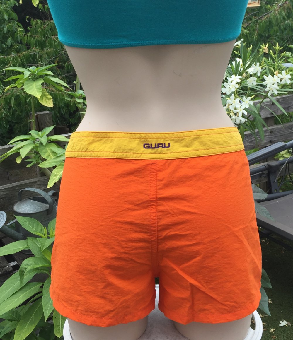 GURU Shorts HOTPANTS Badeshorts Gr. L