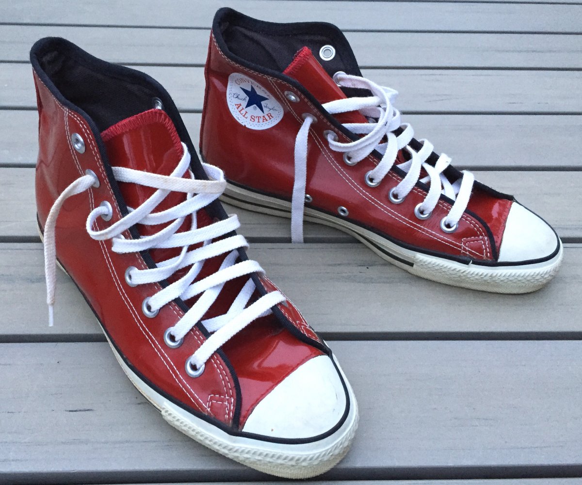 CONVERSE knallrote Lack CHUCKS Gr. 40