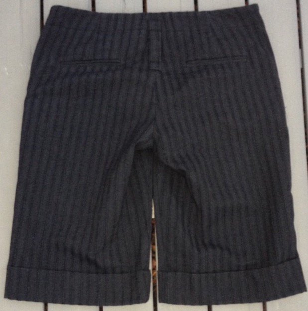 ZARA Bermuda SHORTS Nadelstreifen Gr. S