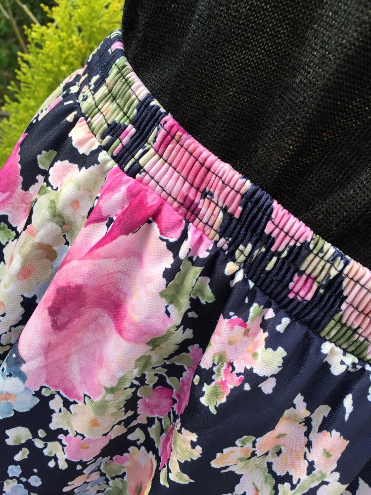 True Vintage Blumenrock Rock Mille Fleur