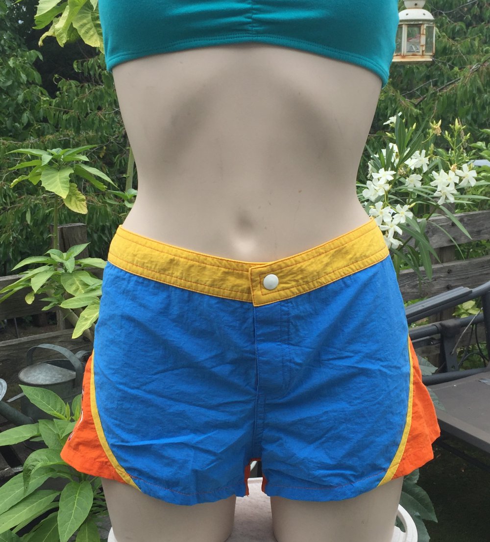 GURU Shorts HOTPANTS Badeshorts Gr. L