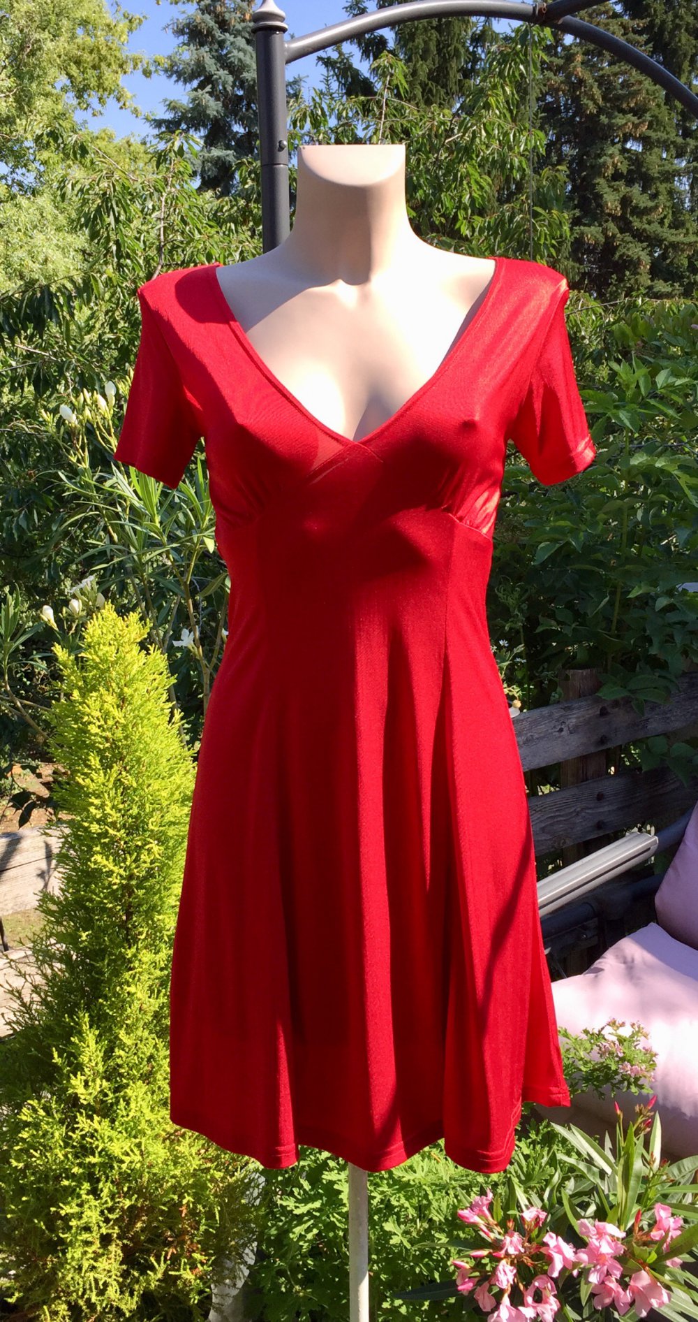 NICOWA Slinky VINTAGE Kleid mit Rücken Decolleté Gr. S