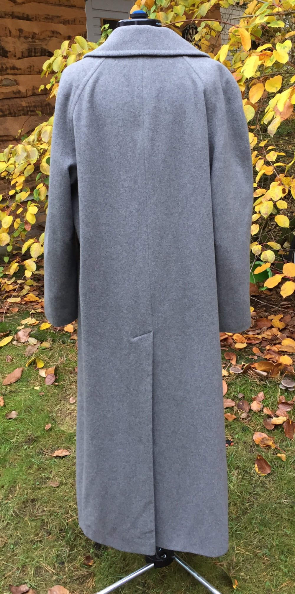 MADELEINE 100% Kaschmir MANTEL grau Gr. 42 / NP 659€