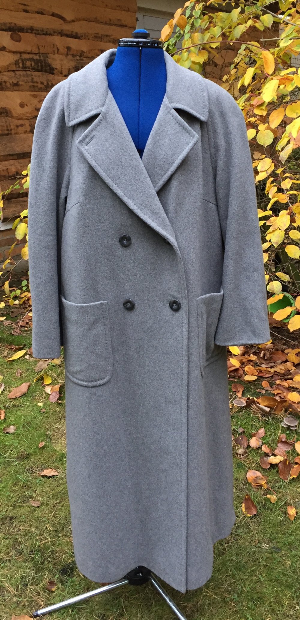 MADELEINE 100% Kaschmir MANTEL grau Gr. 42 / NP 659€