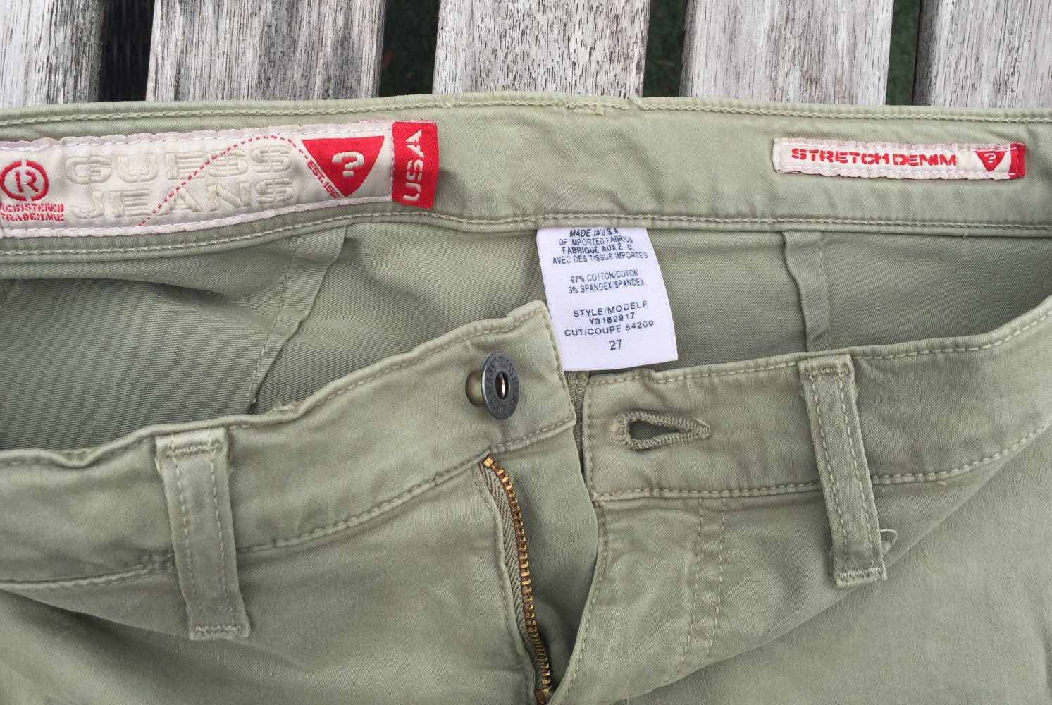 GUESS Shorts HOTPANTS khaki olive Gr. 27
