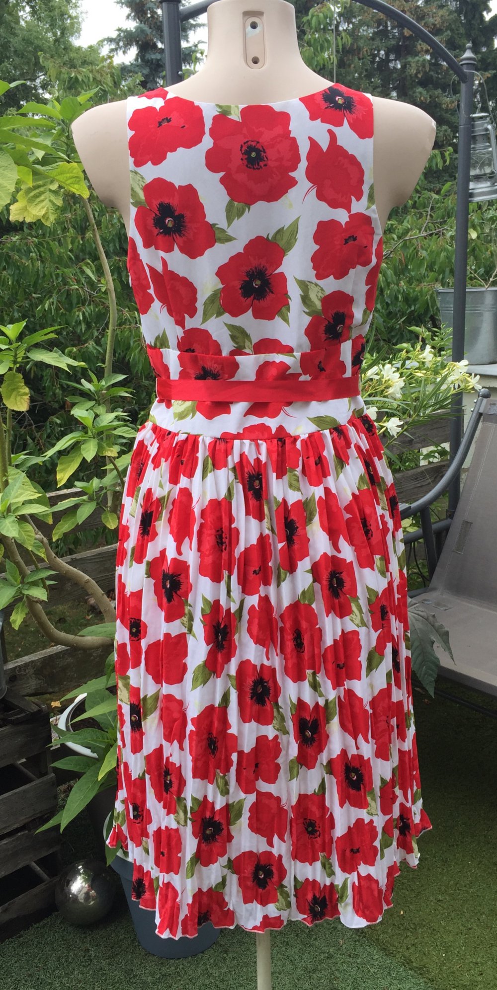 LAURA SCOTT Plissé KLEID mit MOHNBLUMEN Poppy Gr. 36