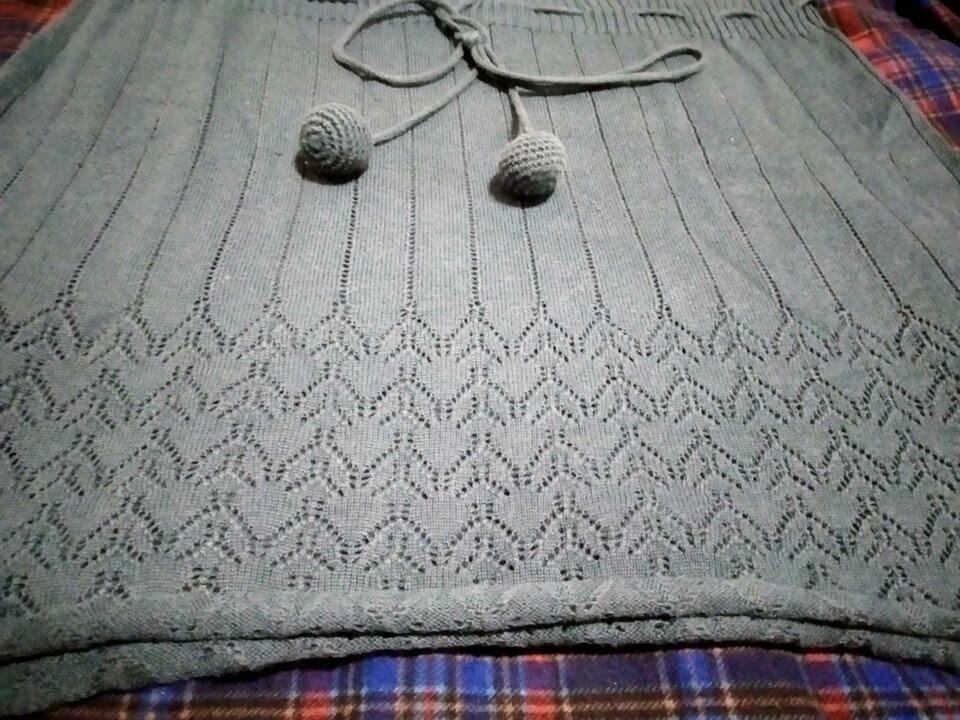 Pullunder mit Lochmuster