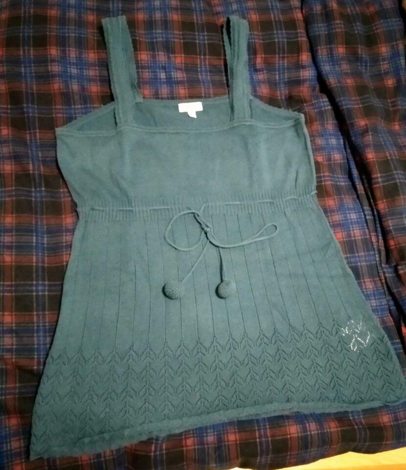 Pullunder mit Lochmuster