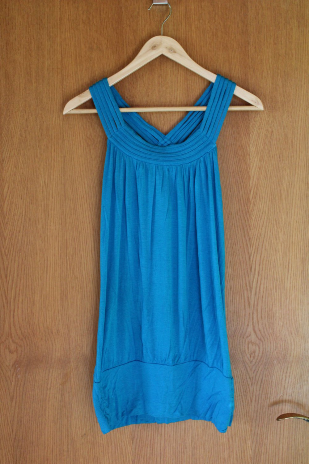 Top in kräftigem blau