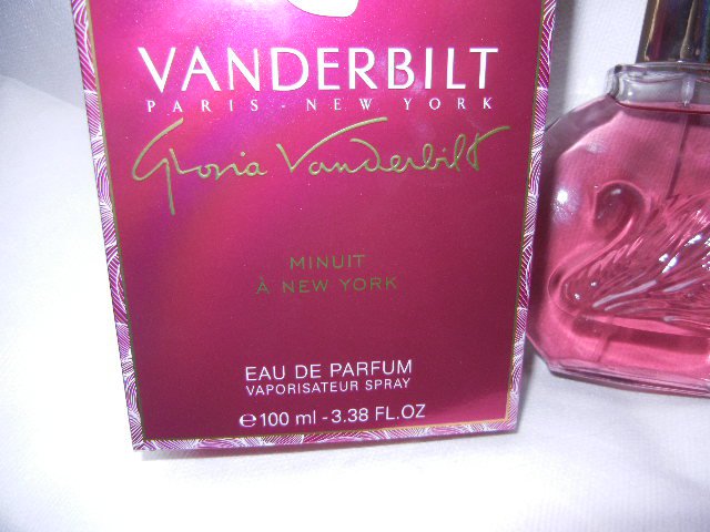 3 x Vanderbilt = 240 ml .. Woman EdP 15ml + Minuit Parfüm  100ml Minuit OVP  + 125ml Spray Rarität women