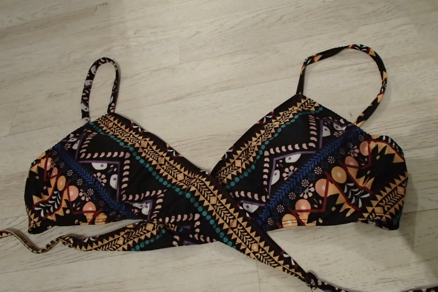 Bikini mit Azteken-Muster