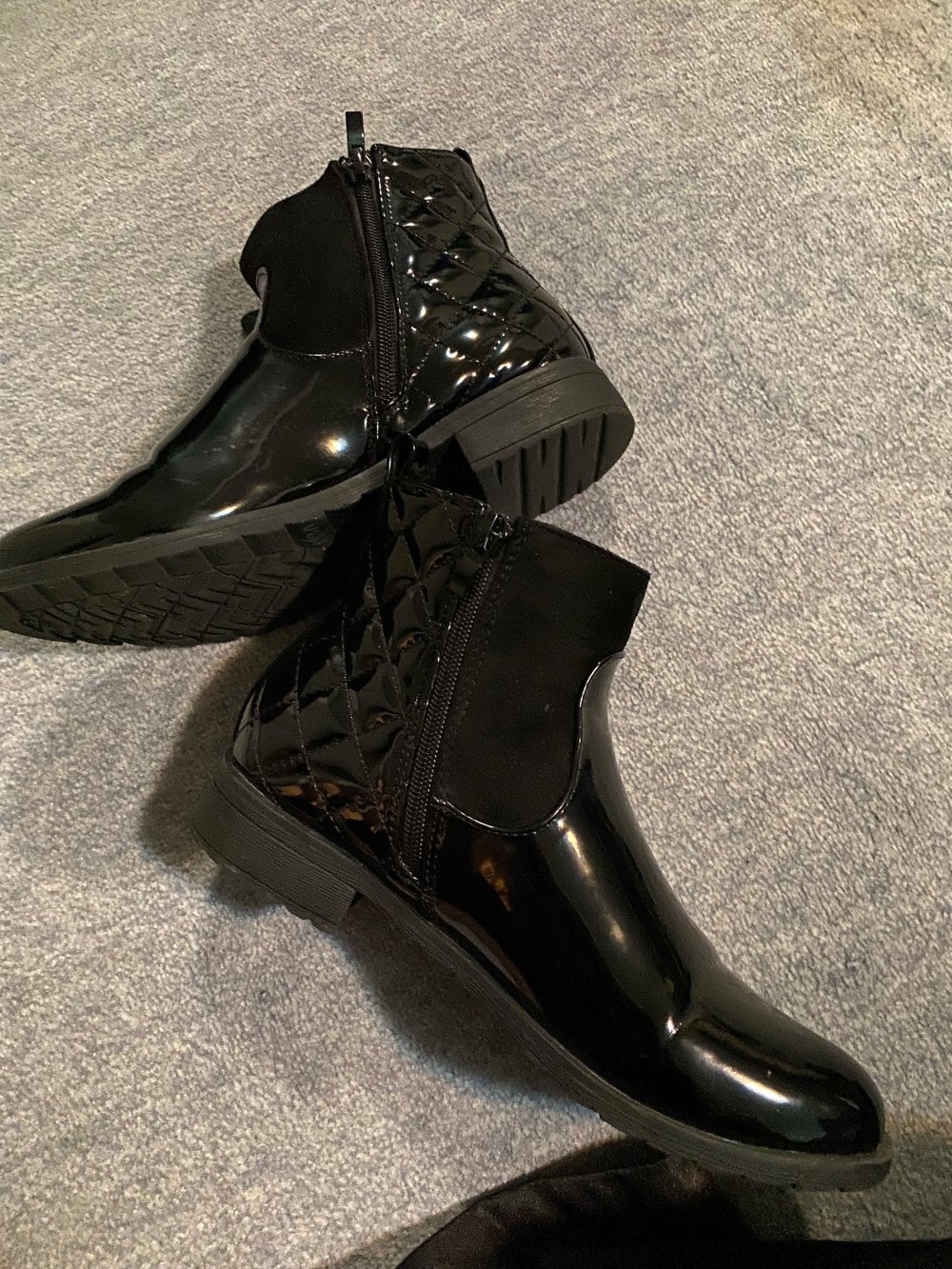 Schlupfstiefeletten Lackleder schwarz Größe 37 von bonprix – nur 1,2 x getragen