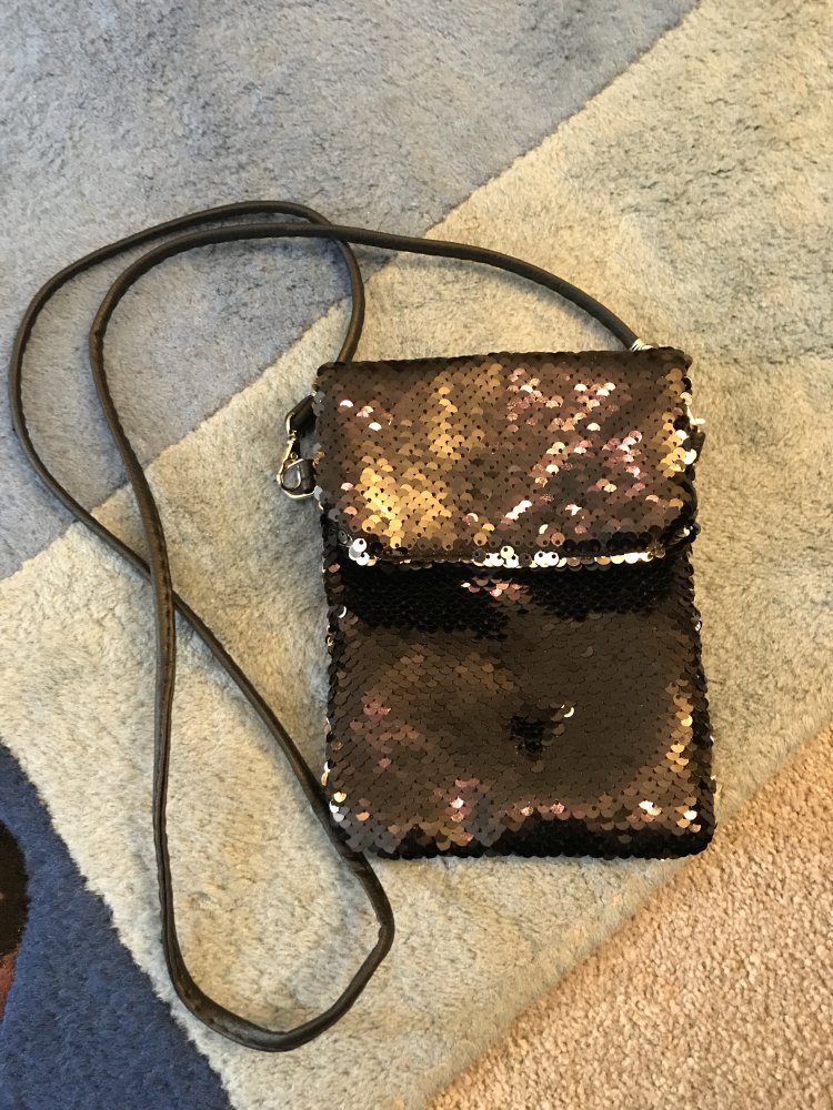 Umhängetasche schwarz Pailetten mit Druckknopf-Verschluss 19 cm x 14 cm NEU 