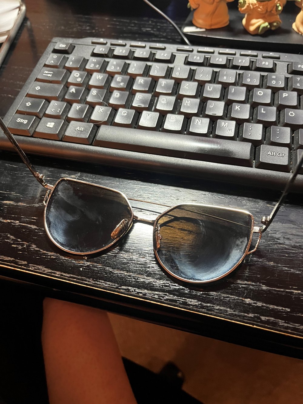 Sonnenbrille Kunststoff mit Metallbügel – türkis verspiegelt