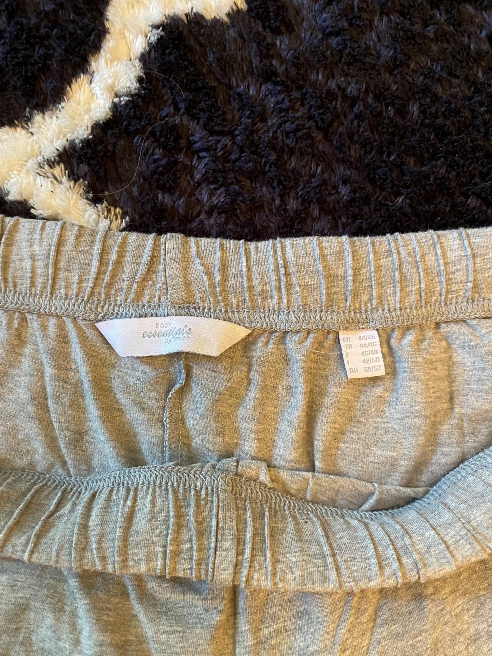 Shorts hellgrau, Größe 44/46 von Tchibo – NEU UND UNGETRAGEN