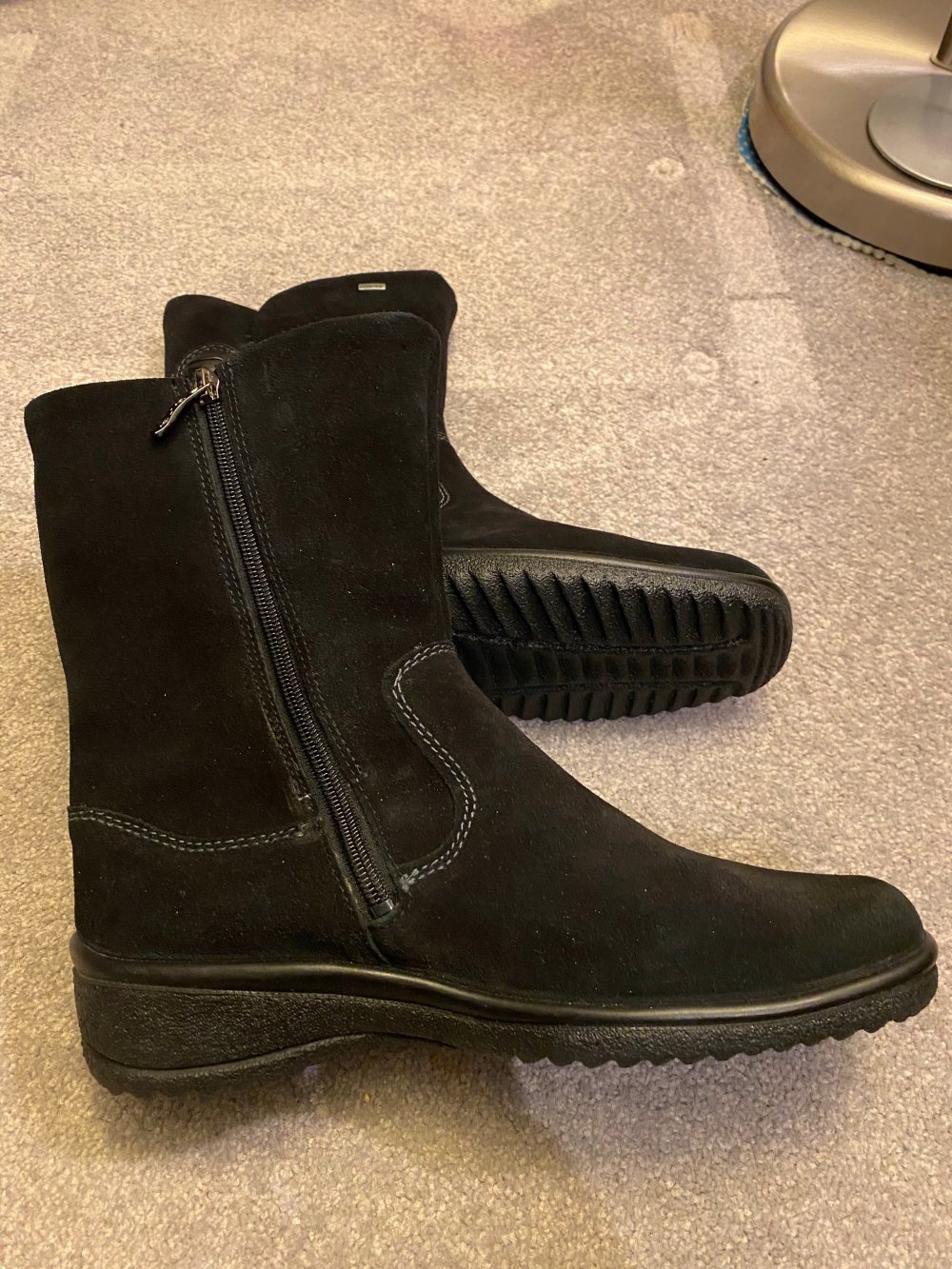 Wildleder Stiefeletten schwarz Größe 37 (von ara), für mich eher Größe 38!  – nur 1 x getragen 