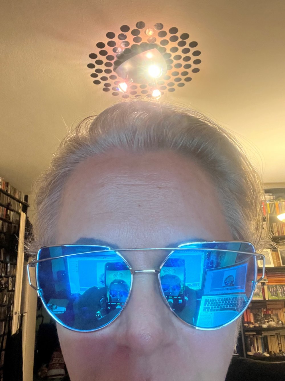 Sonnenbrille Kunststoff mit Metallbügel – türkis verspiegelt